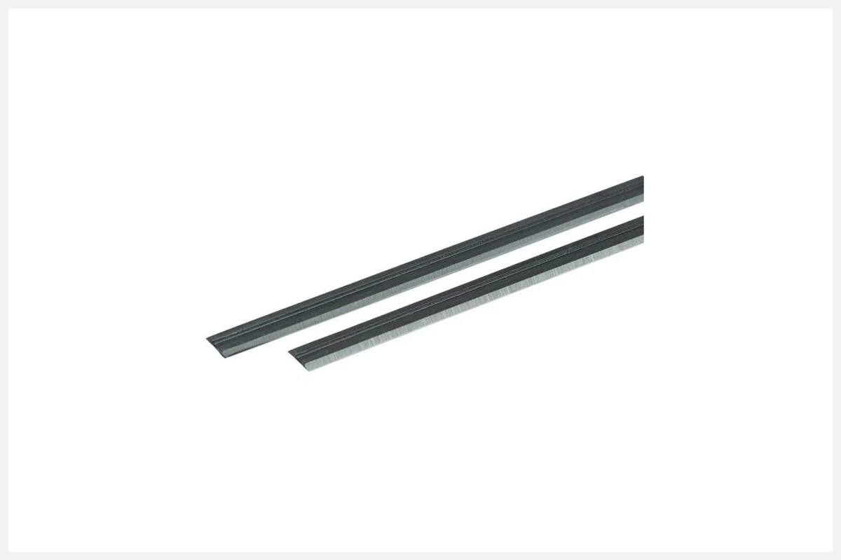 Planer knife pair for cutterhead-seat comparison